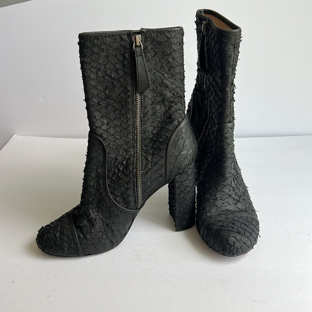 Leon Max Black Textured High-Heel Ankle Boots. 10. GUC!🔥 - Picture 3 of 11